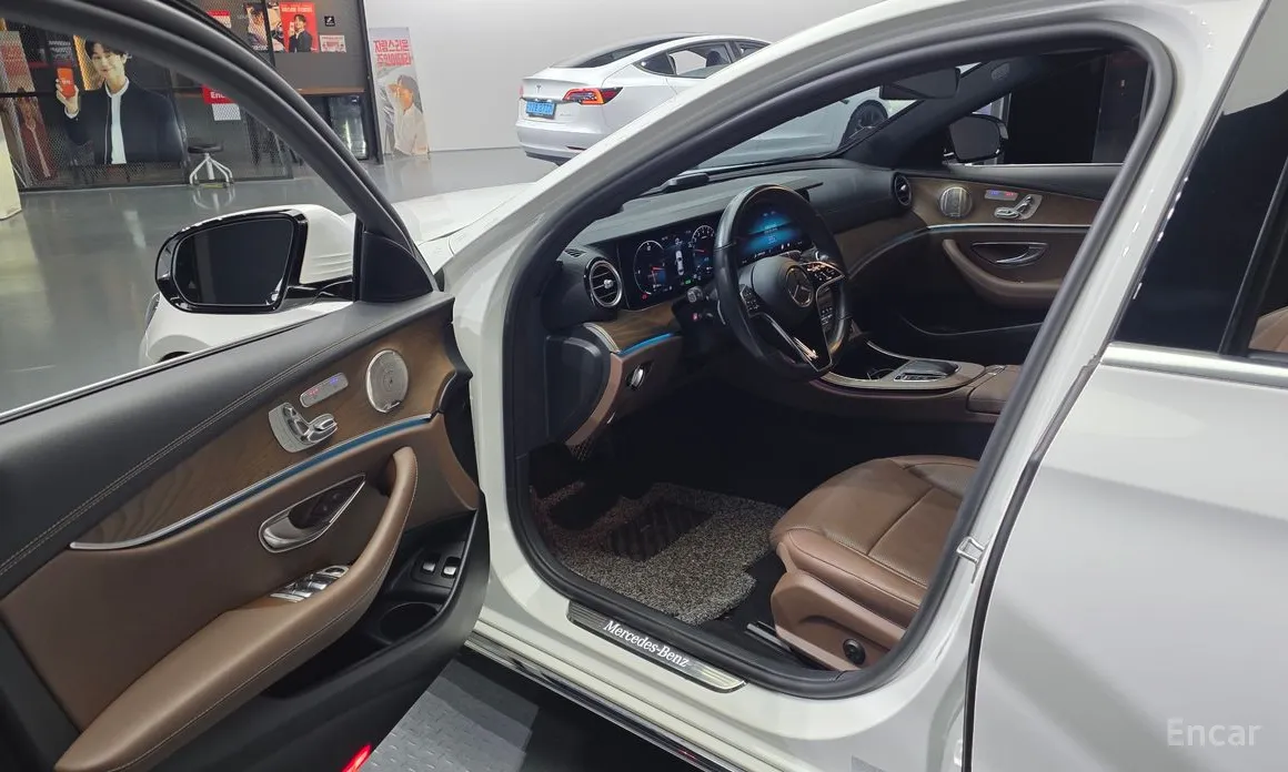 Mercedes-Benz E-Class 2016 E300e 4MATIC Exclusive