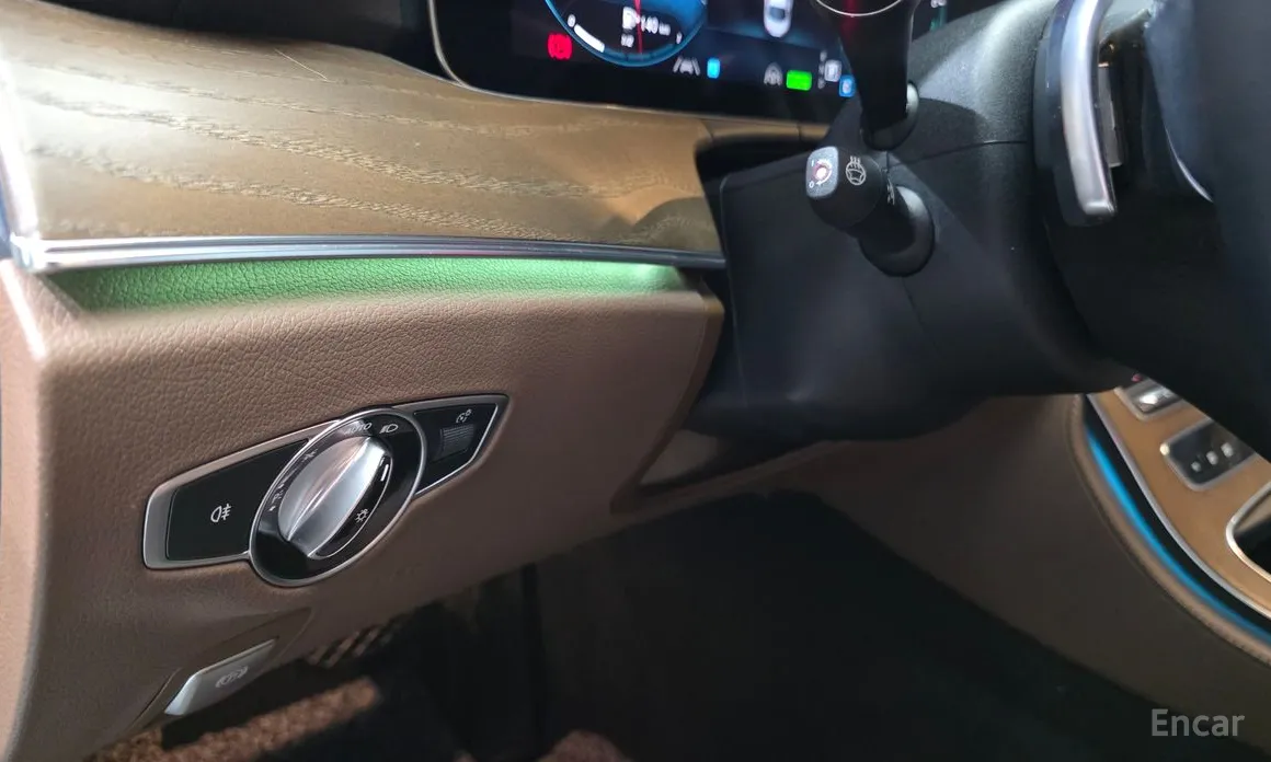 Mercedes-Benz E-Class 2016 E300e 4MATIC Exclusive