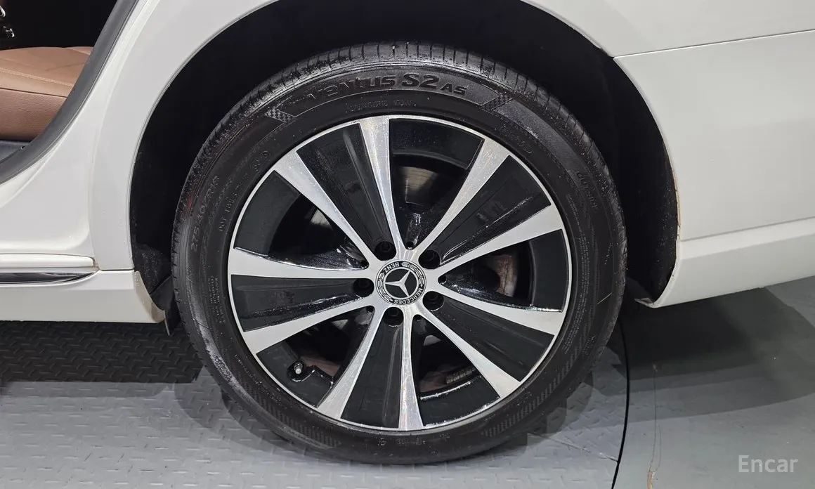 Mercedes-Benz E-Class 2016 E300e 4MATIC Exclusive