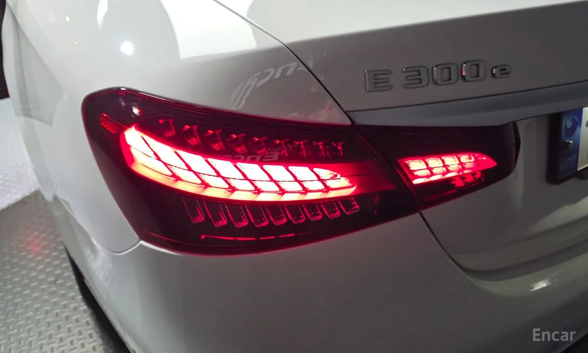 Mercedes-Benz E-Class 2016 E300e 4MATIC Exclusive