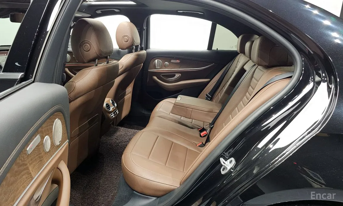 Mercedes-Benz E-Class 2016 E300e 4MATIC Exclusive