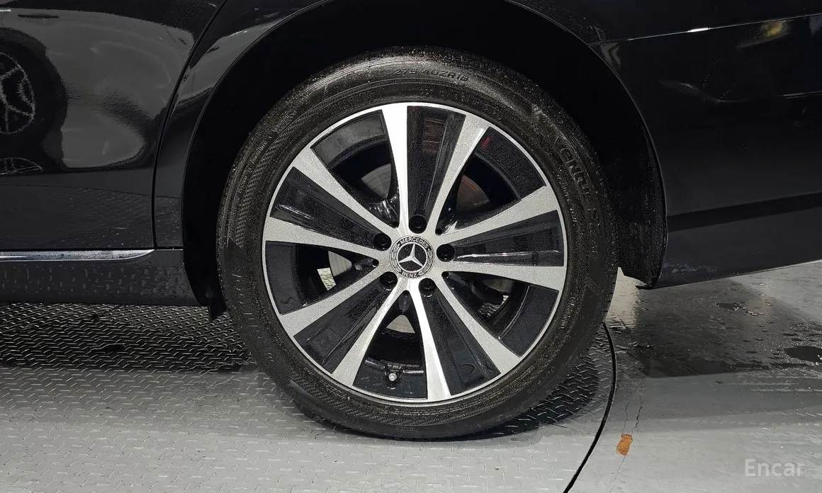 Mercedes-Benz E-Class 2016 E300e 4MATIC Exclusive