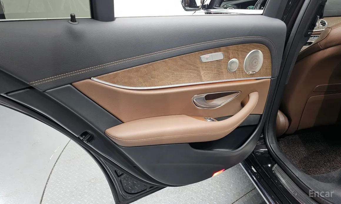 Mercedes-Benz E-Class 2016 E300e 4MATIC Exclusive