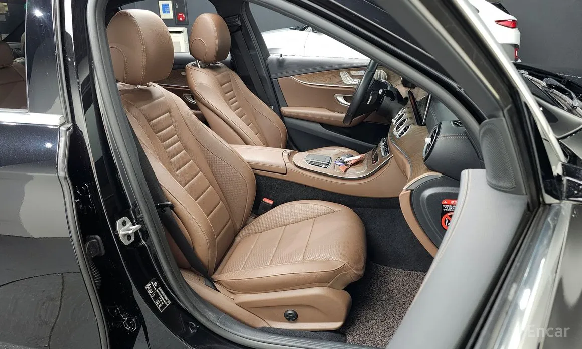Mercedes-Benz E-Class 2016 E300e 4MATIC Exclusive