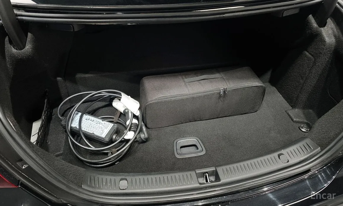 Mercedes-Benz E-Class 2016 E300e 4MATIC Exclusive