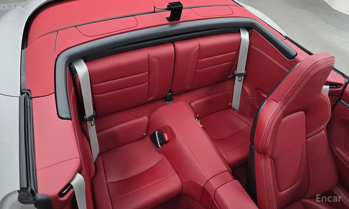 Porsche 911 2019 Carrera 4 GTS Cabriolet