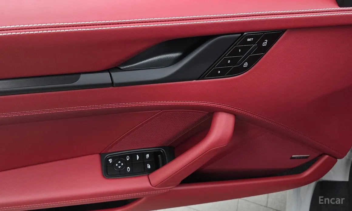 Porsche 911 2019 Carrera 4 GTS Cabriolet