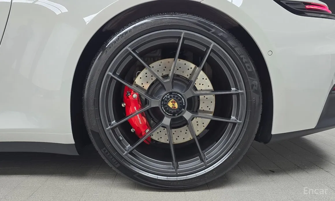 Porsche 911 2019 Carrera 4 GTS Cabriolet