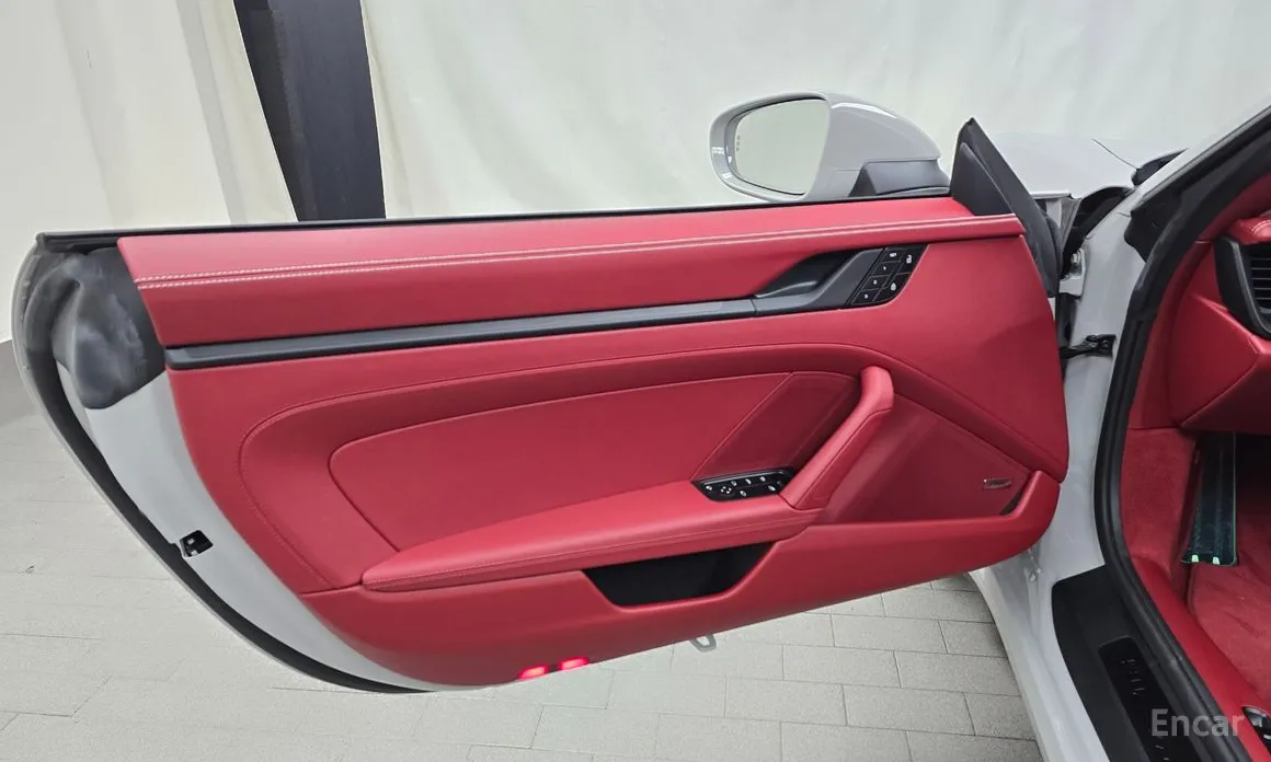 Porsche 911 2019 Carrera 4 GTS Cabriolet