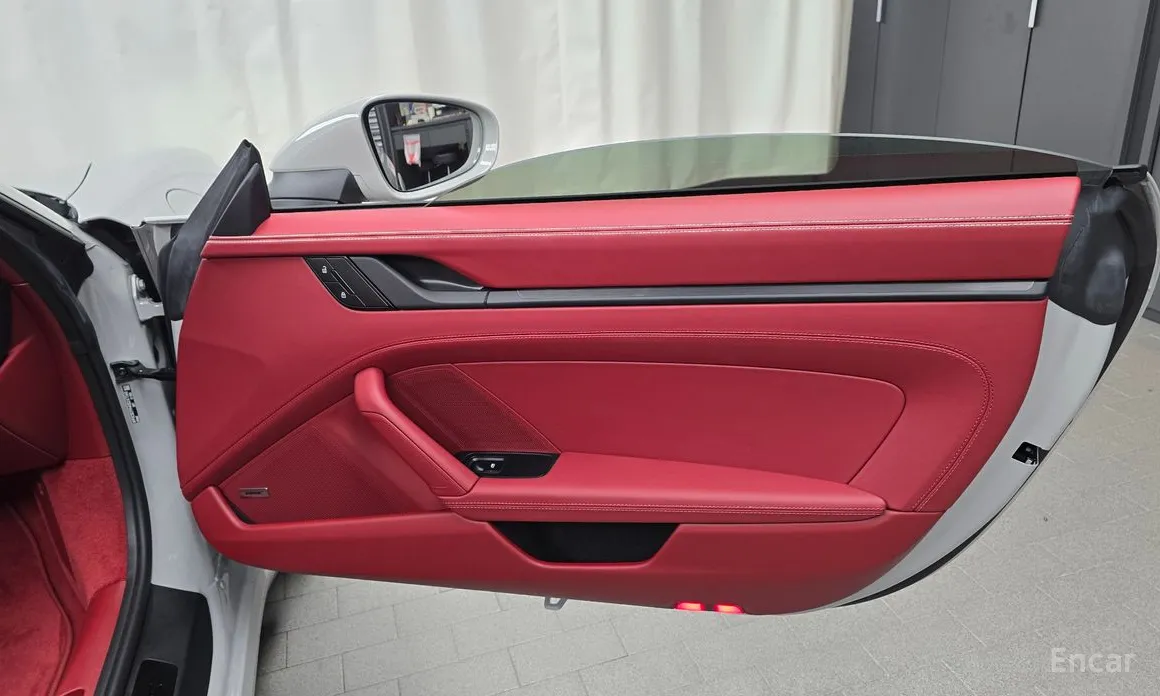 Porsche 911 2019 Carrera 4 GTS Cabriolet