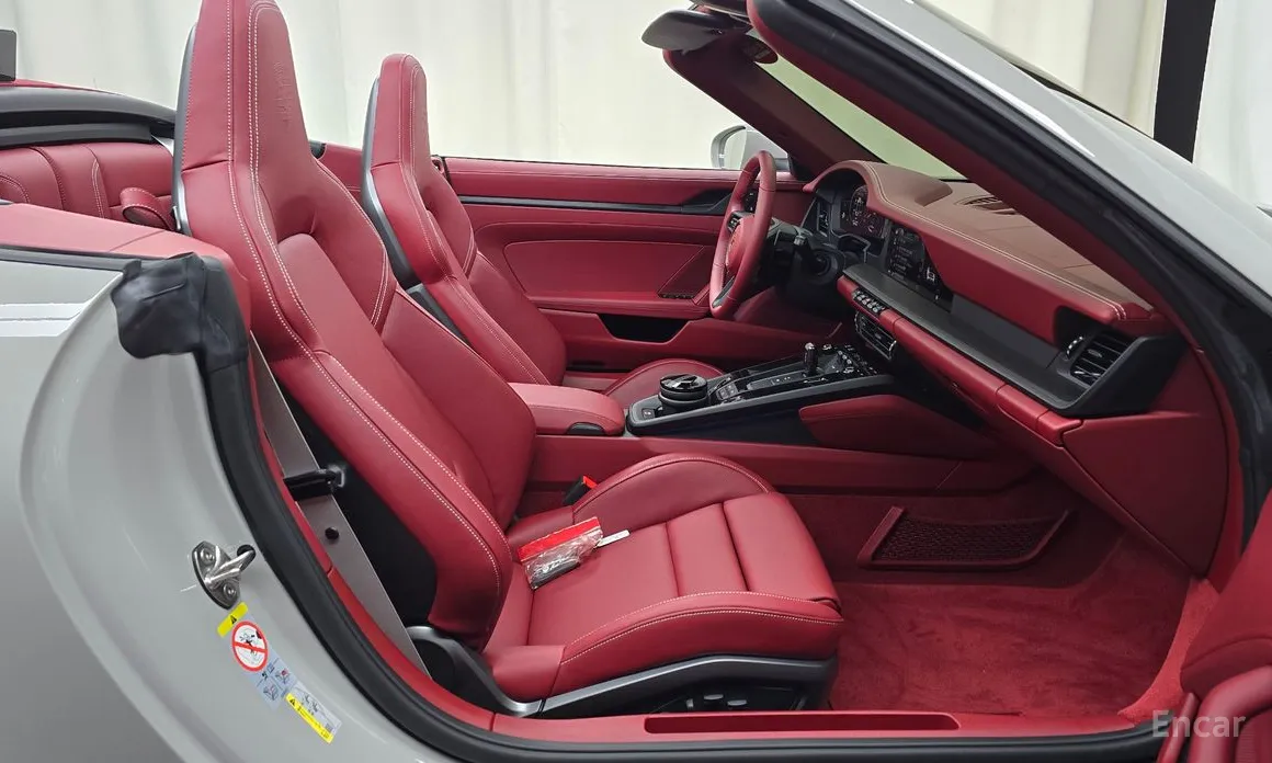 Porsche 911 2019 Carrera 4 GTS Cabriolet