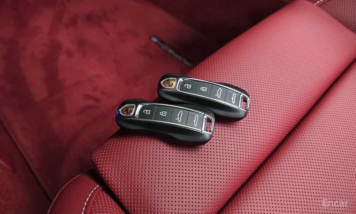 Porsche 911 2019 Carrera 4 GTS Cabriolet