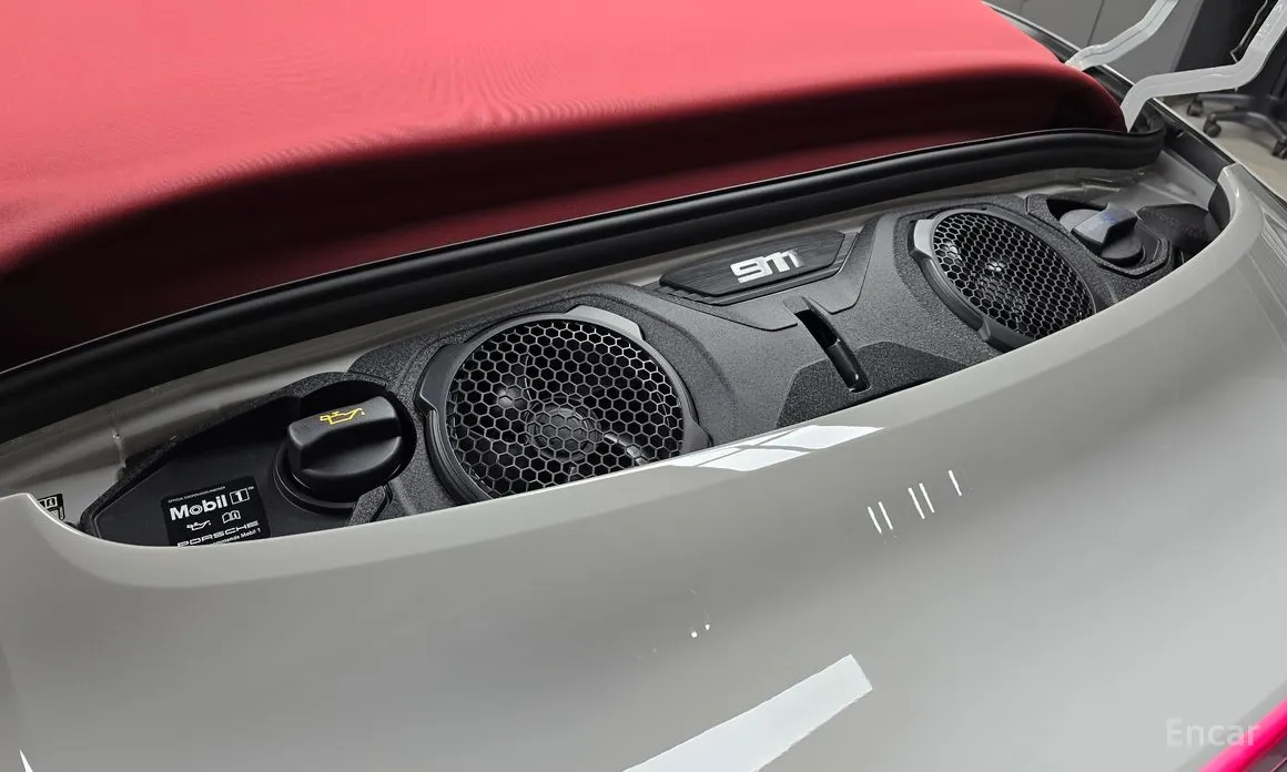 Porsche 911 2019 Carrera 4 GTS Cabriolet