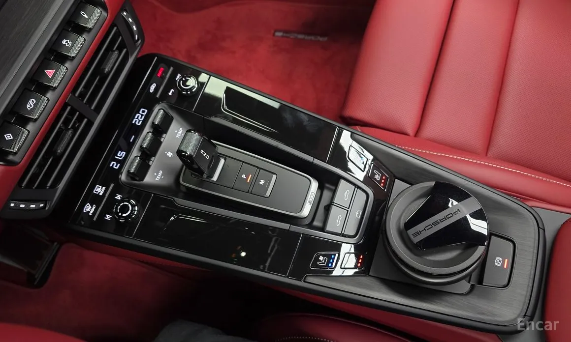Porsche 911 2019 Carrera 4 GTS Cabriolet