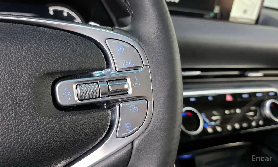Фото 20 - Genesis GV80