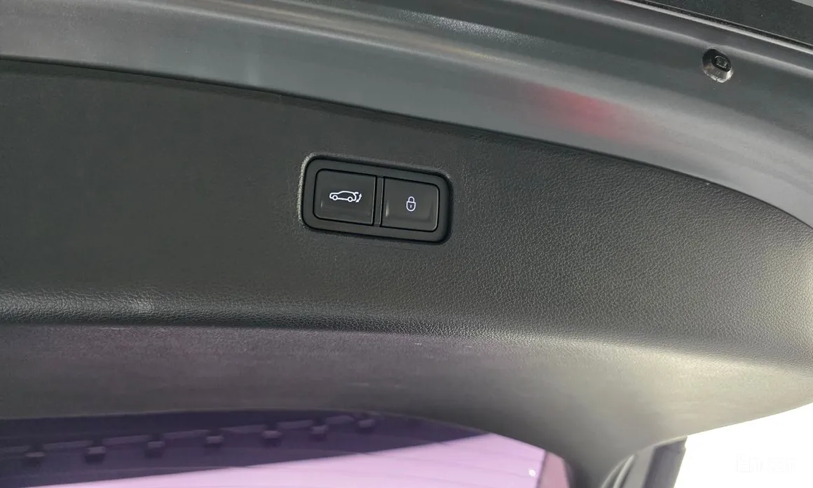 Фото 33 - Genesis GV80