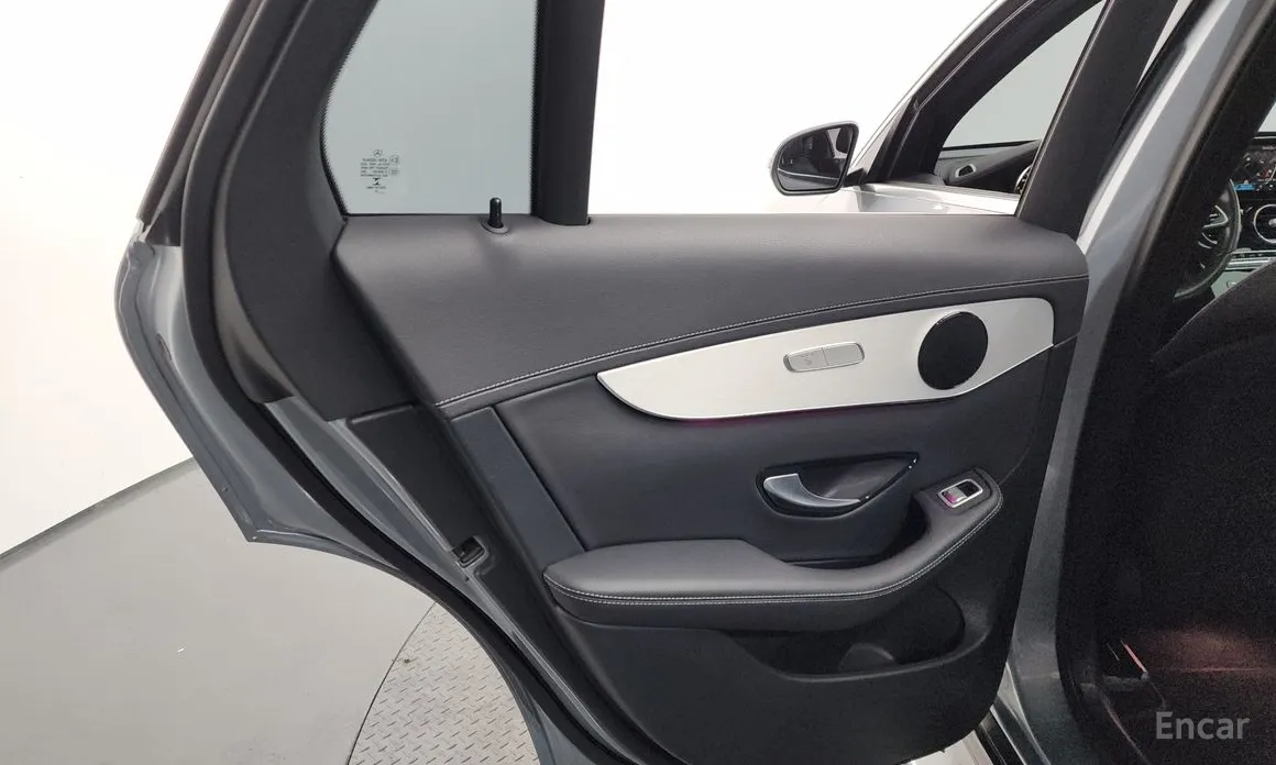 Фото 25 - Mercedes-Benz GLC-Class