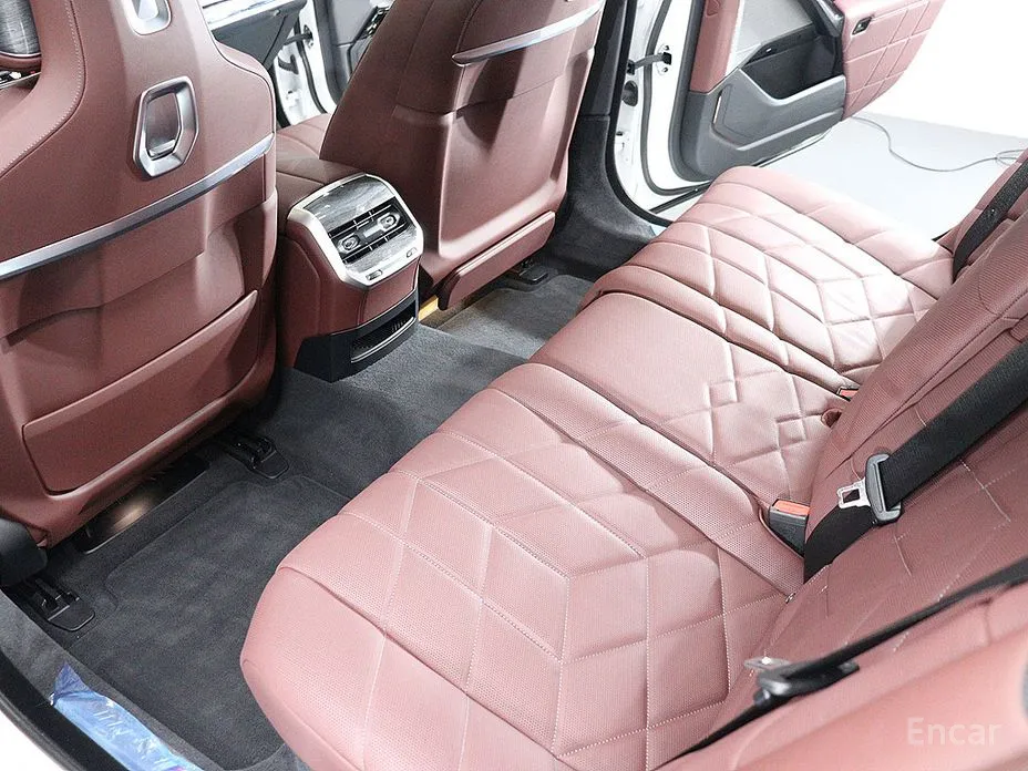 BMW 7 Series 2022 740i xDrive M Sport
