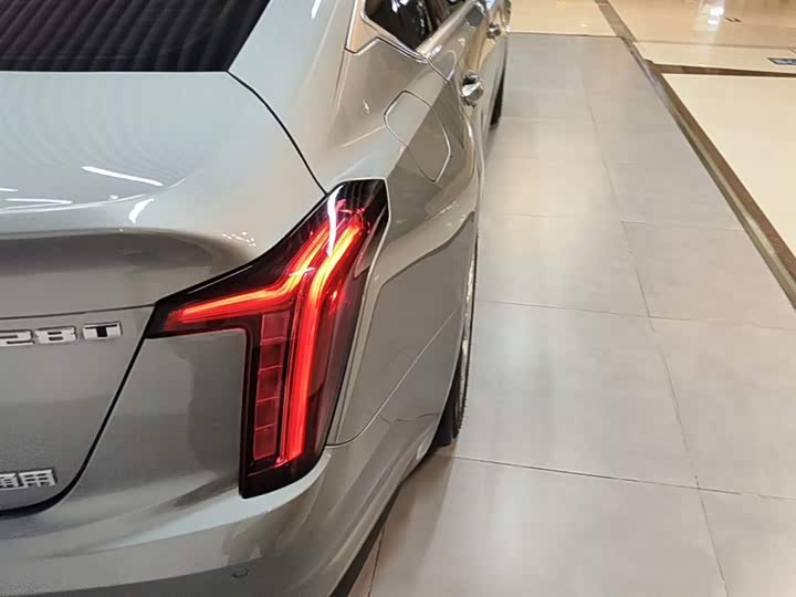Фото 8 - Cadillac CT5