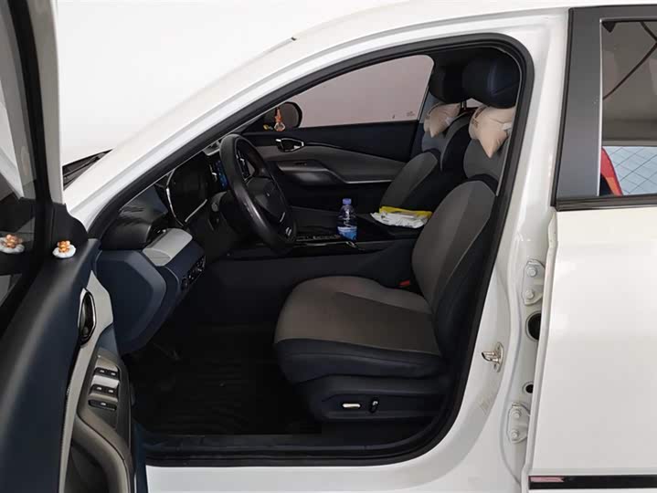 Baojun RC-5 2020 2020款 RC-5W 1.5T CVT智耀尊享型