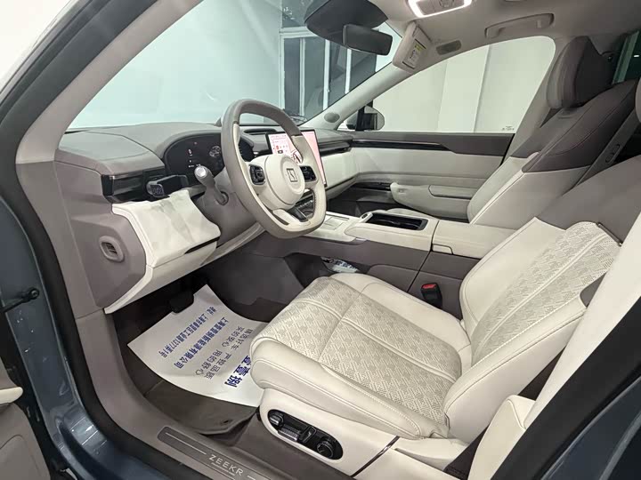Zeekr 7X 2025 2025款 100kWh 长续航四驱智驾版