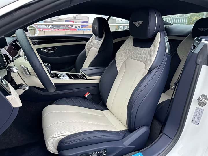Фото 5 - Bentley Continental GT