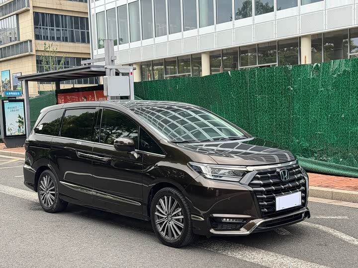 Zdjęcie 2 - Honda Elysion