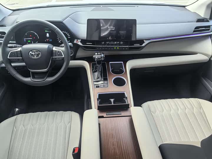 Toyota Sienna 2026 2026款 2.5L 双擎两驱豪华版