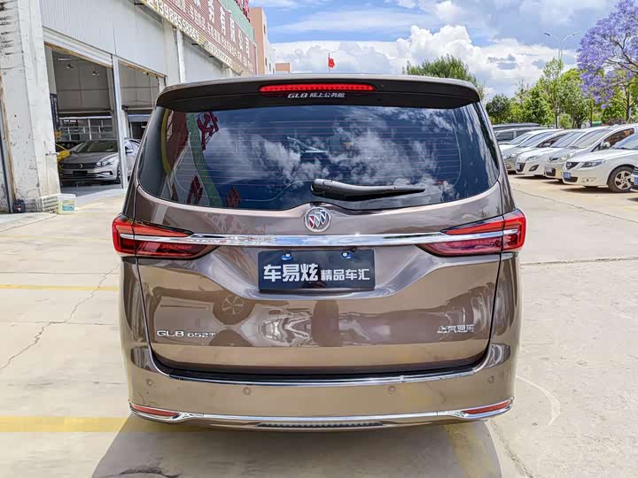 Photo 6 - Buick GL8 ES
