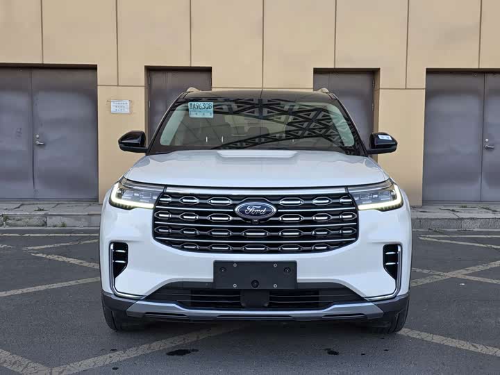 Фото 2 - Ford Explorer