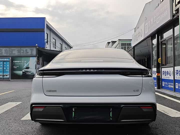 2025 Geely Galaxy E8