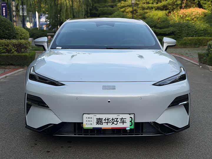 2025 Geely Galaxy E8