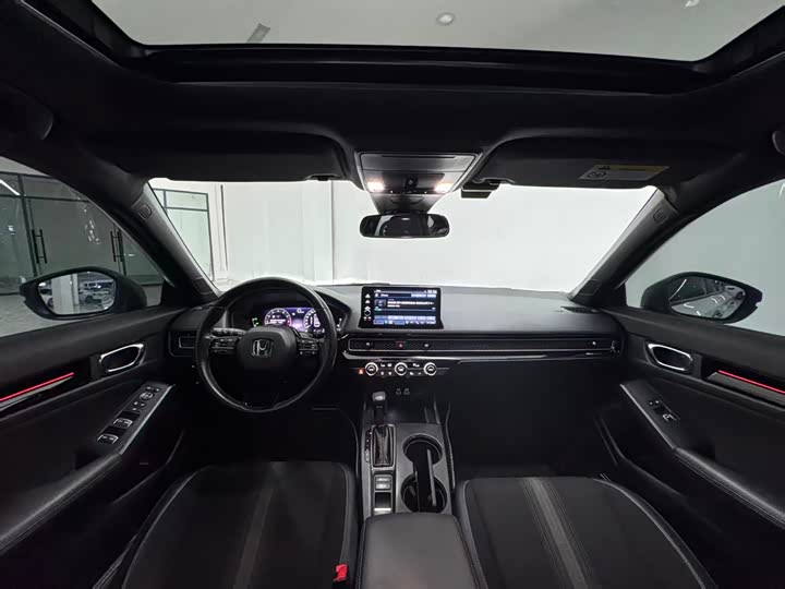 Фото 4 - Honda Civic