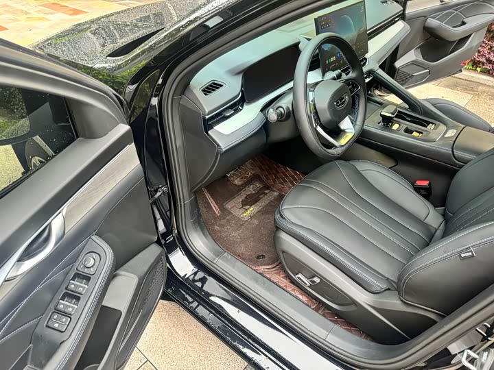Geely Preface 2026 2026款 东方曜 1.5TD 昆仑版