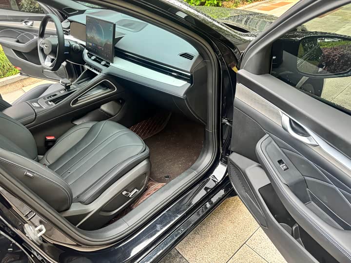 Geely Preface 2026 2026款 东方曜 1.5TD 昆仑版