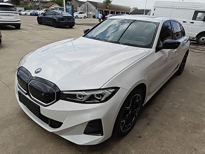 Фото 2 - BMW i3