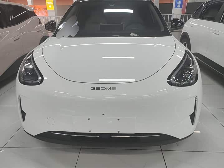 Фото 2 - Geely Galaxy Geome