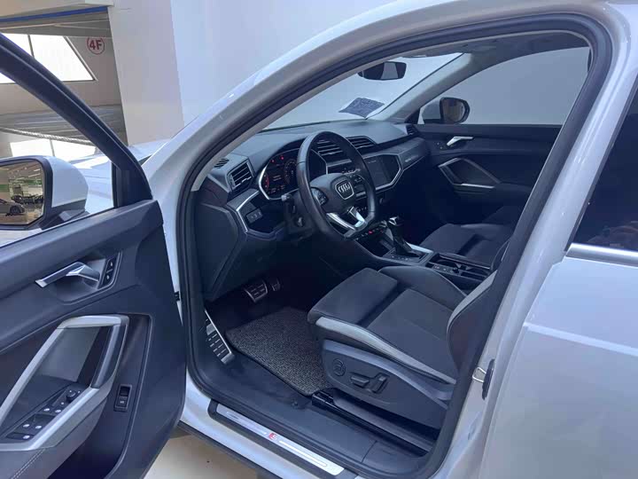 Zdjęcie 9 - Audi Q3