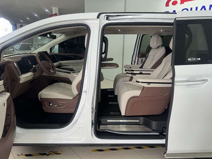 BYD Xia 2025 2025款 DM-i 1.5T 180km 超越型