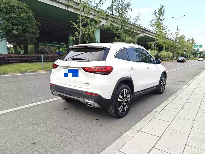 Фото 2 - Mercedes-Benz GLA-Class
