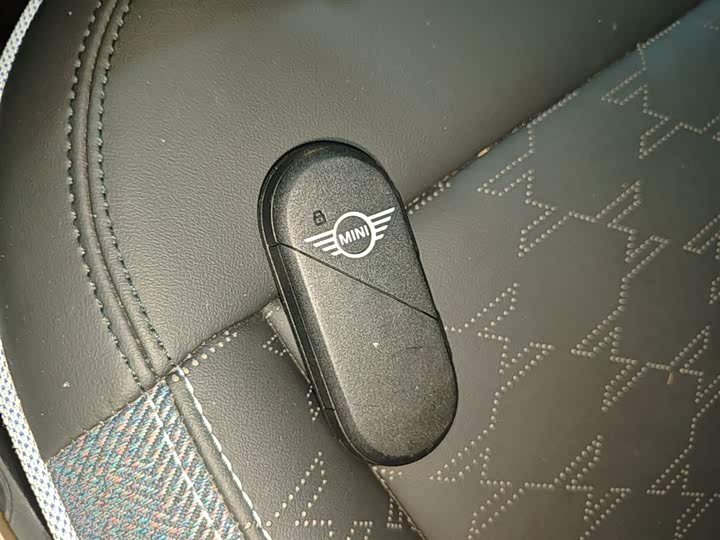 Фото 9 - Mini Cooper