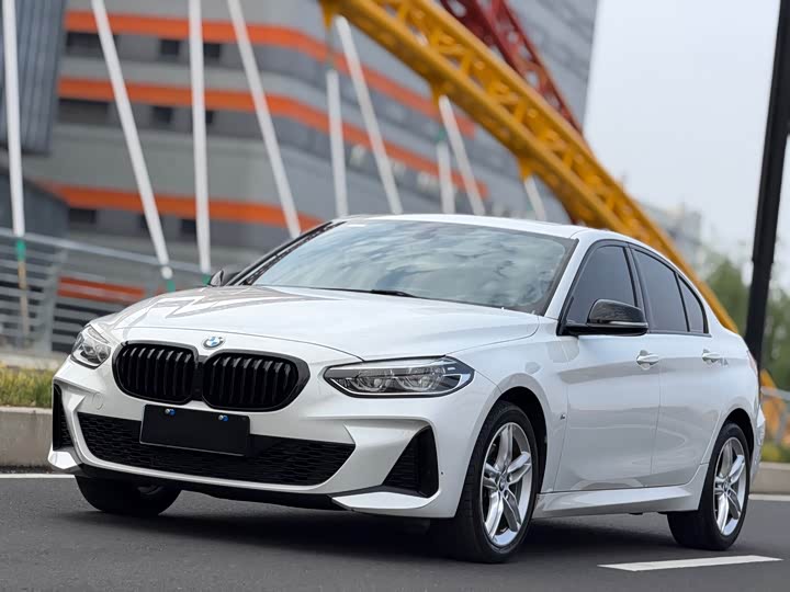 صورة 1 - BMW 1 Series