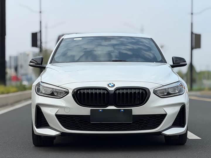 صورة 2 - BMW 1 Series