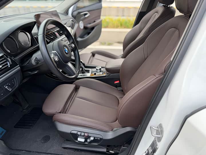 صورة 6 - BMW 1 Series
