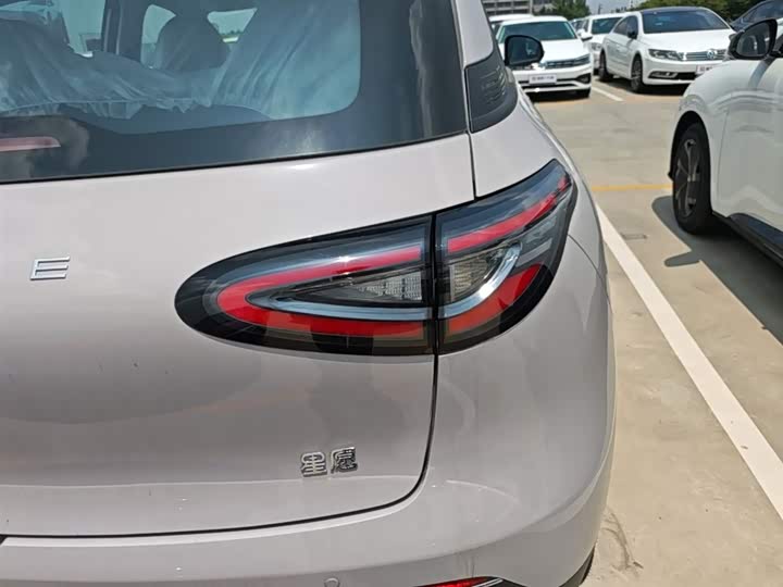 Photo 8 - Geely Galaxy Geome