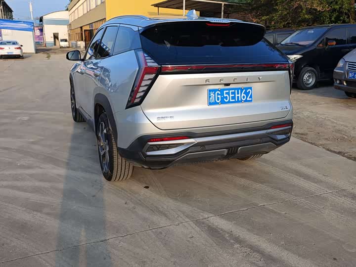 Zdjęcie 6 - Geely Atlas L