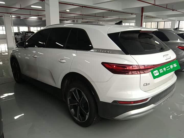 Audi Q5 e-tron 2023 2023款 40 e-tron 星耀型 锦衣套装