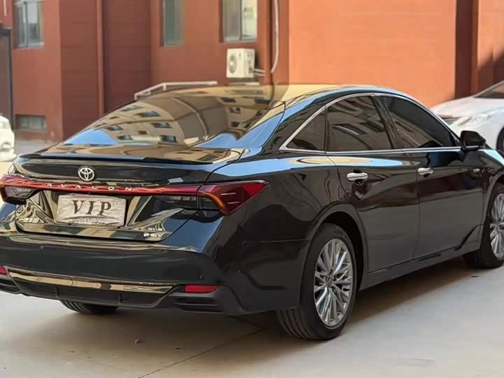 Фото 6 - Toyota Avalon