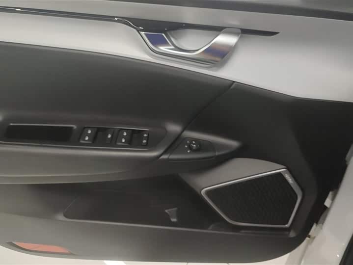 Фото 7 - Geely Geometry A