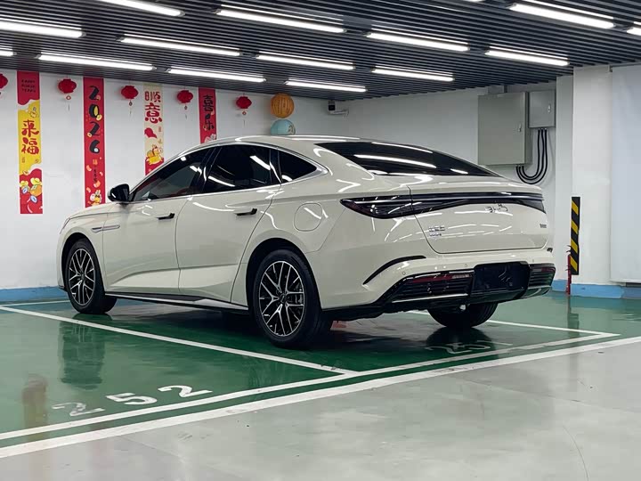 BYD Seal 07 DM-i Hybrid 2025 2025款 DM-i 1.5L 125km 尊贵型